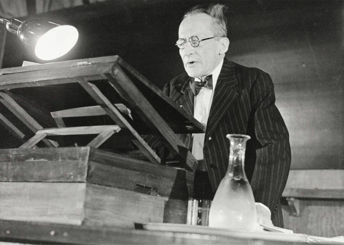 Erwin Smith vs Loid Forger Who Would Win a Strategic Duel?